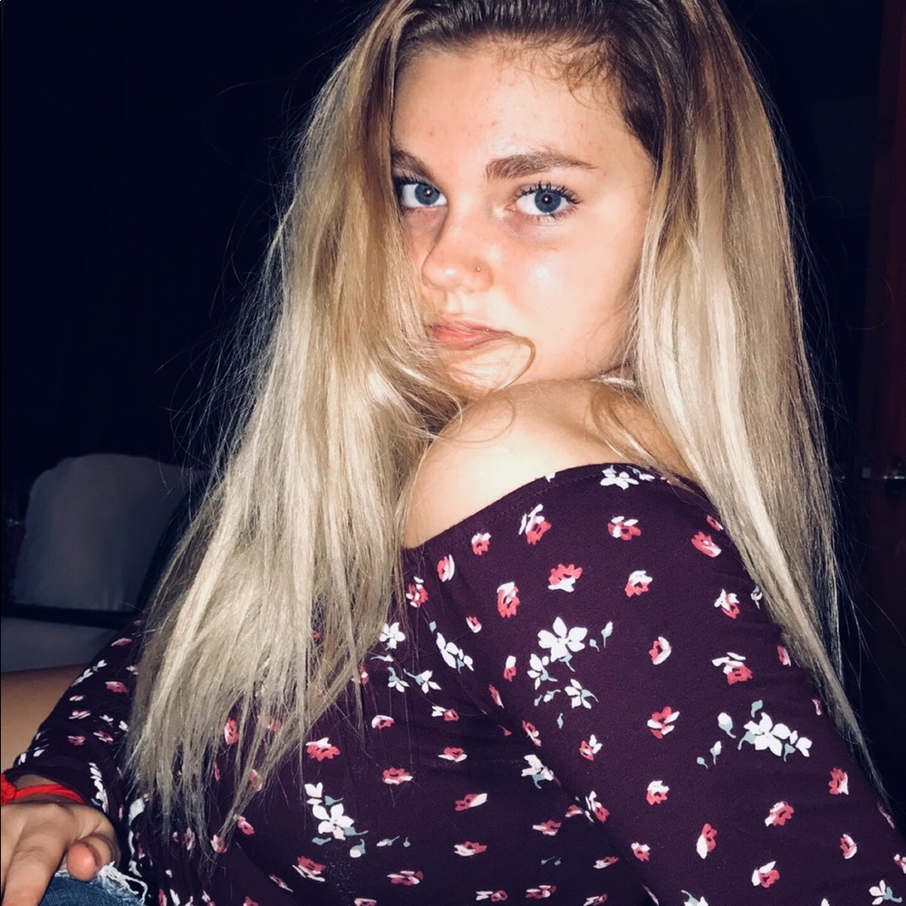 🦋flower top🦋 - Picture 2 of 5